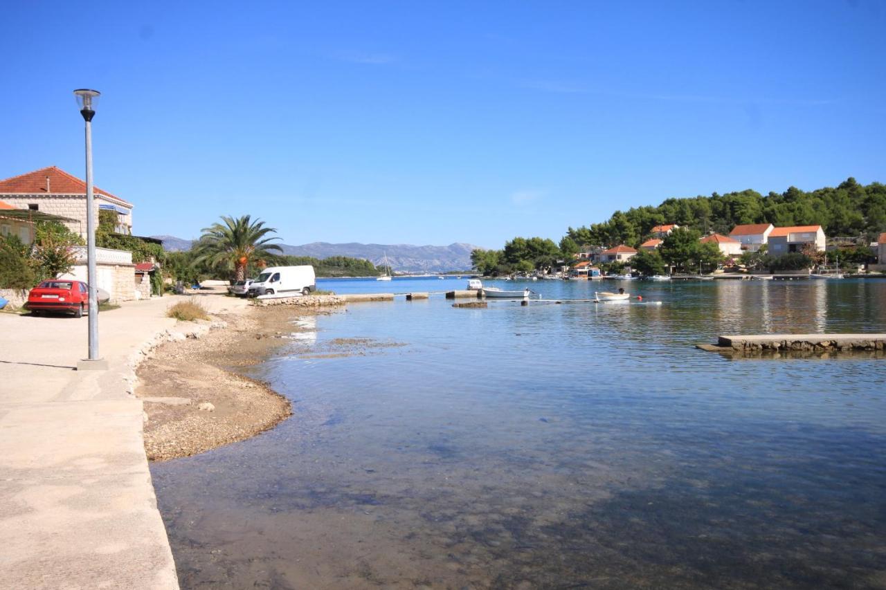 Rooms With A Parking Space Lumbarda, Korcula - 4436 Exterior photo